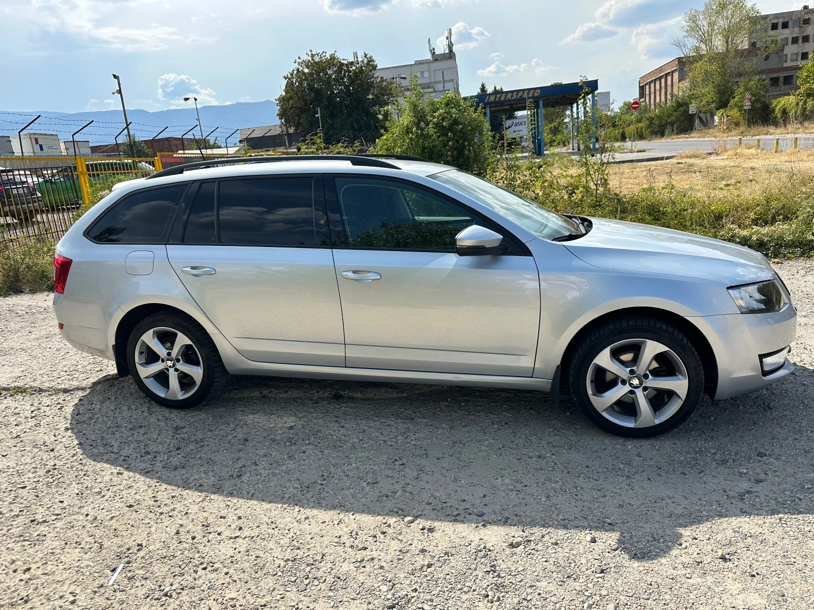 Skoda Octavia 1.6 TDI PD 4MOTION - изображение 6