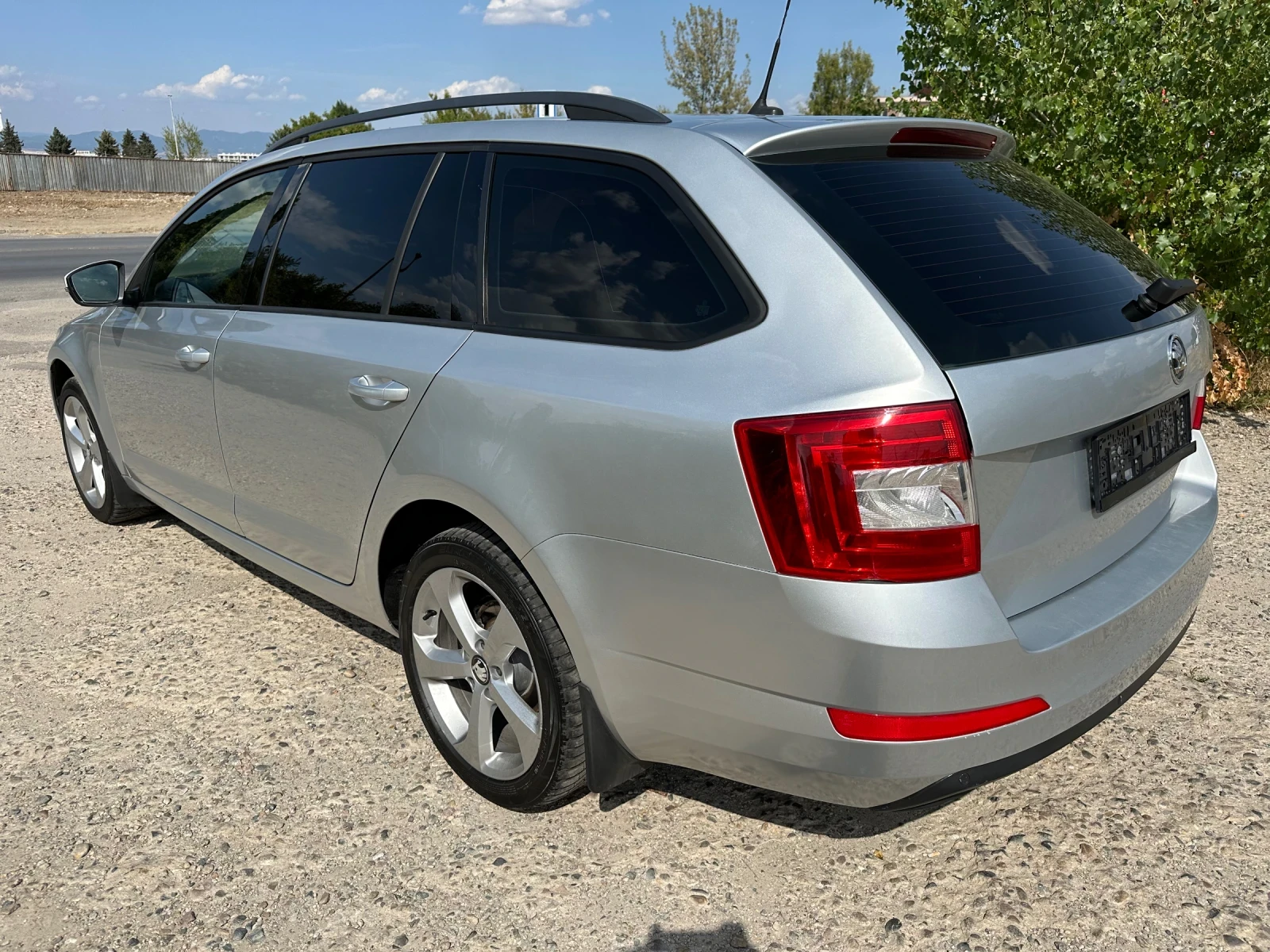 Skoda Octavia 1.6 TDI PD 4MOTION - изображение 3