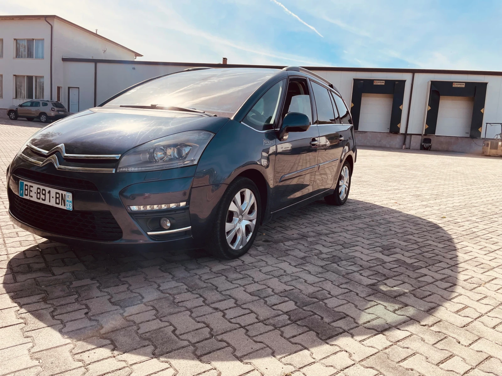 Citroen C4 Picasso 2.0 - изображение 2