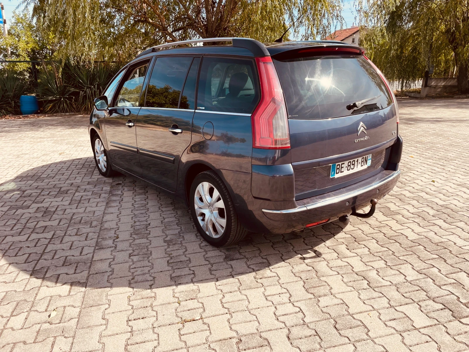 Citroen C4 Picasso 2.0 - изображение 3