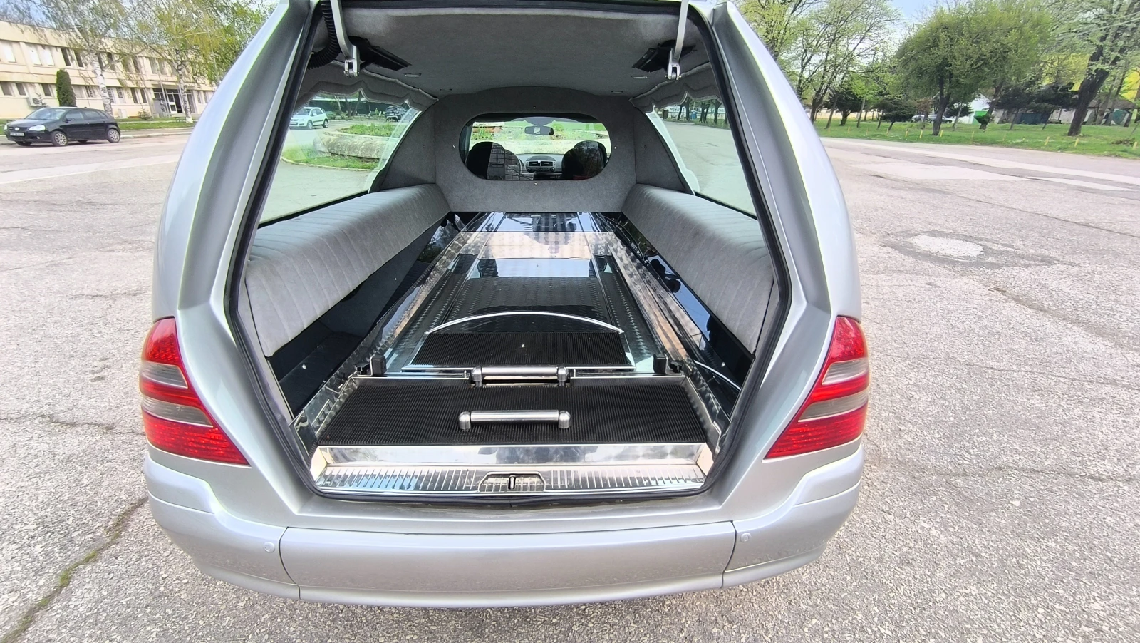 Mercedes-Benz E 300 Fraire, снимка 10 - Автомобили и джипове - 52743731