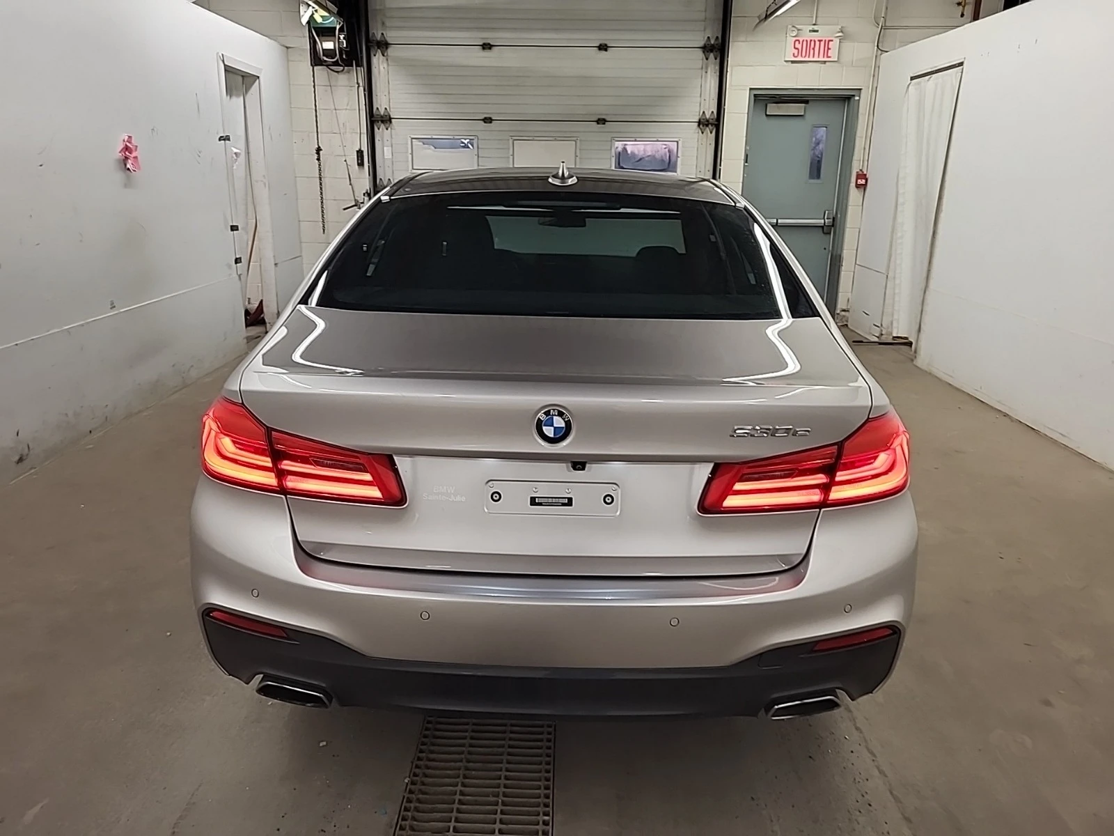 BMW 530E IPERFORMANCE * * CARFAX * * АВТО КРЕДИТ * *  - изображение 5