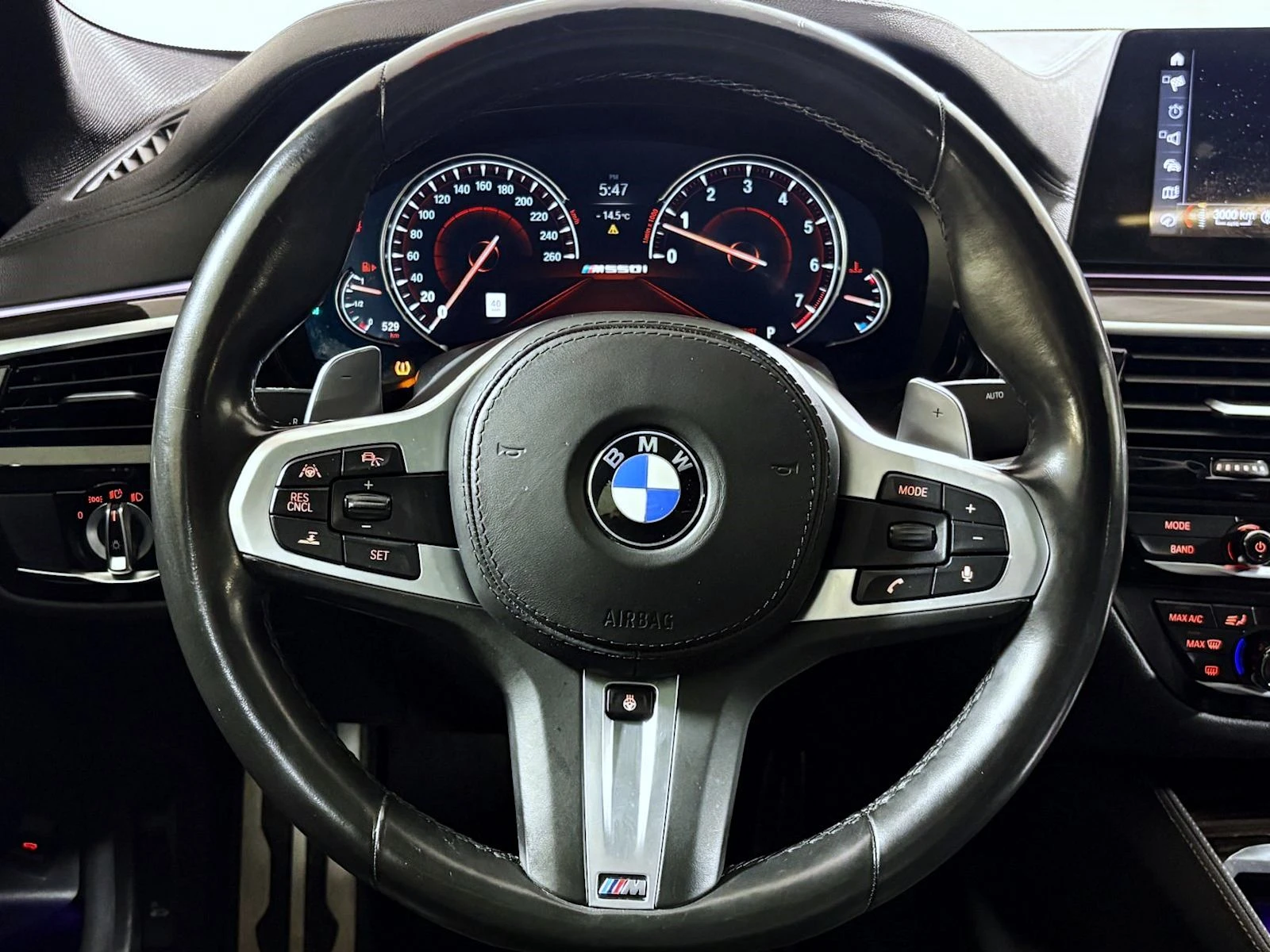 BMW 550 M-PERF PK| HARMAN| AIR| LANE ASSIST| DIST| ОБДУХ - изображение 8