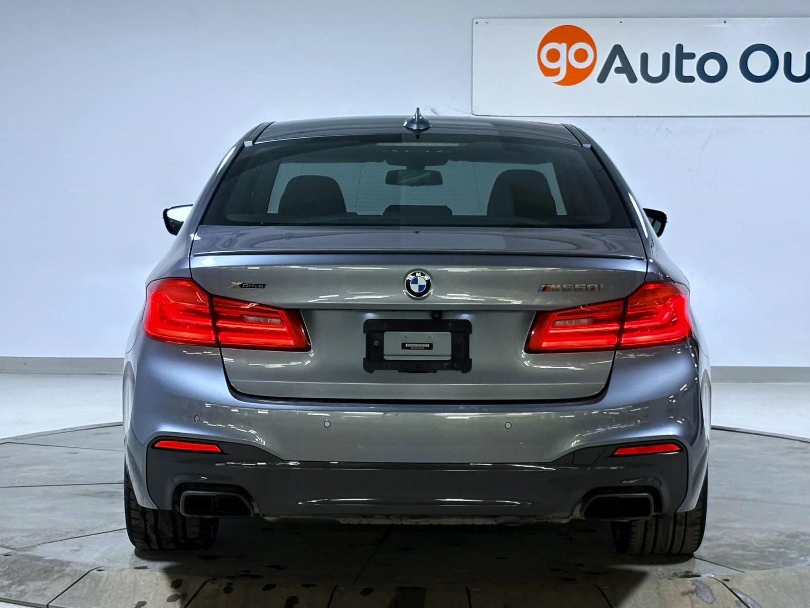 BMW 550 M-PERF PK| HARMAN| AIR| LANE ASSIST| DIST| ОБДУХ - изображение 3