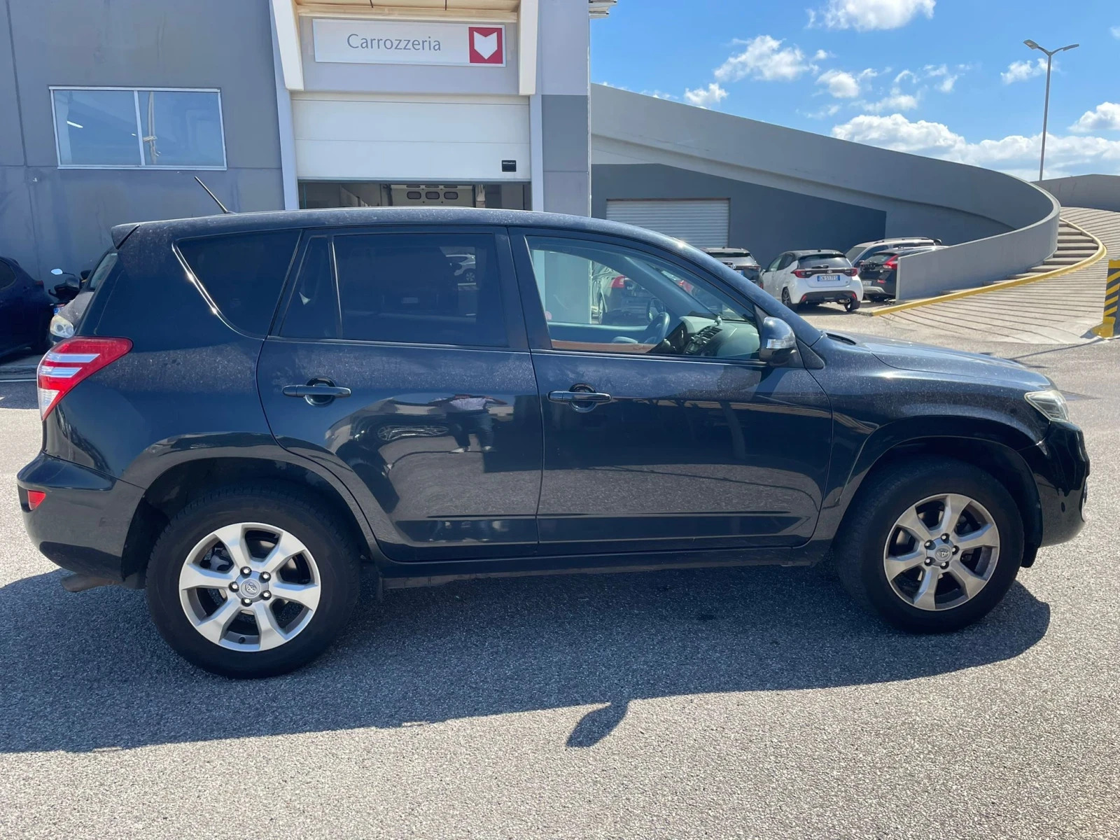 Toyota Rav4 КАТО НОВ, снимка 4 - Автомобили и джипове - 53258757