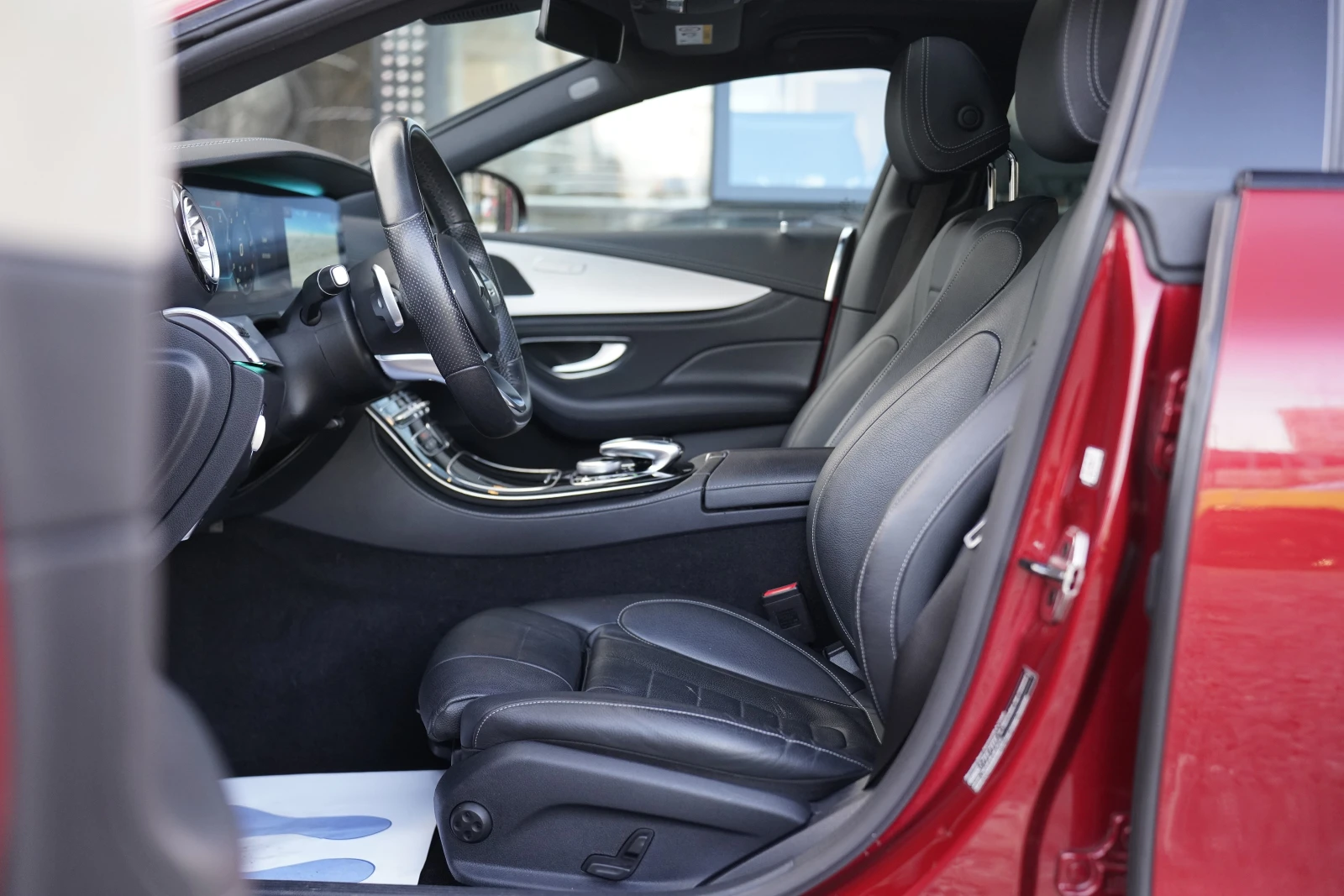 Mercedes-Benz CLS 400 d 4Matic AMG Line Night Package, снимка 9 - Автомобили и джипове - 53723846