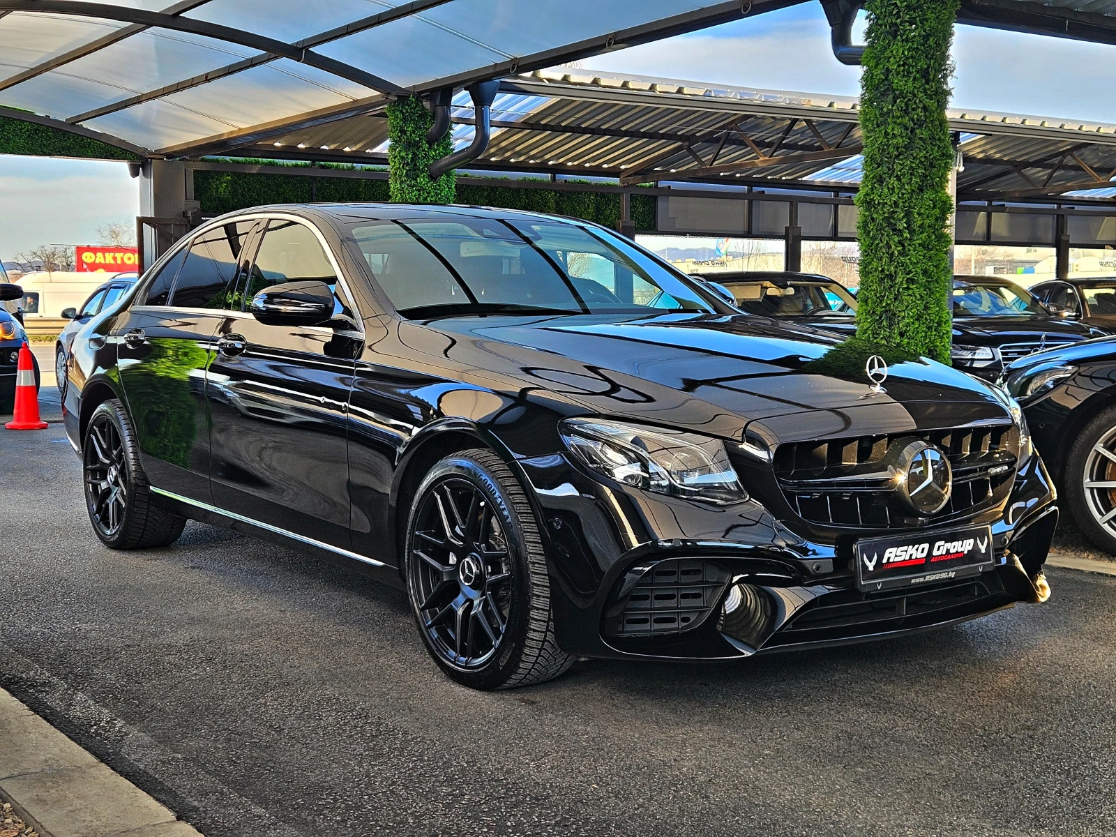 Mercedes-Benz E 220 AMG/4MAT/9G/GERMANY/CAMERA/ПОДГРЕВ/CAR PLAY/LIZING, снимка 3 - Автомобили и джипове - 53792288