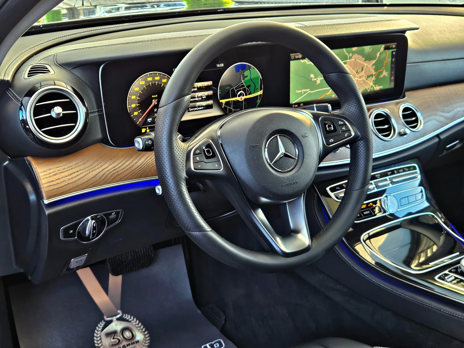 Mercedes-Benz E 220 AMG/4MAT/9G/GERMANY/CAMERA/�������/CAR PLAY/LIZING | Mobile.bg � ����������� 10