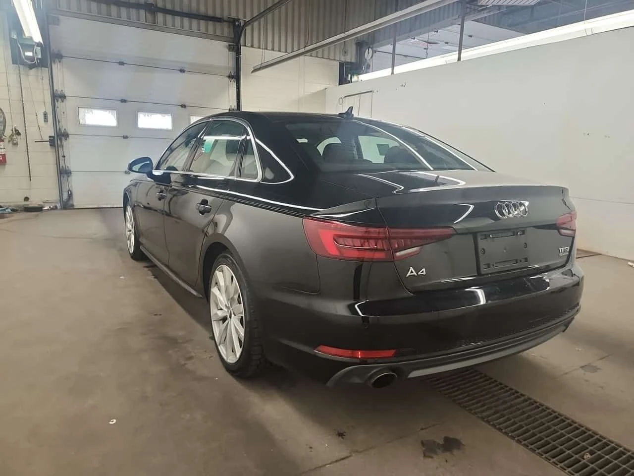 Audi A4 * KOMFORT * CARFAX * ЦЕНА ДО БГ, снимка 6 - Автомобили и джипове - 54441650