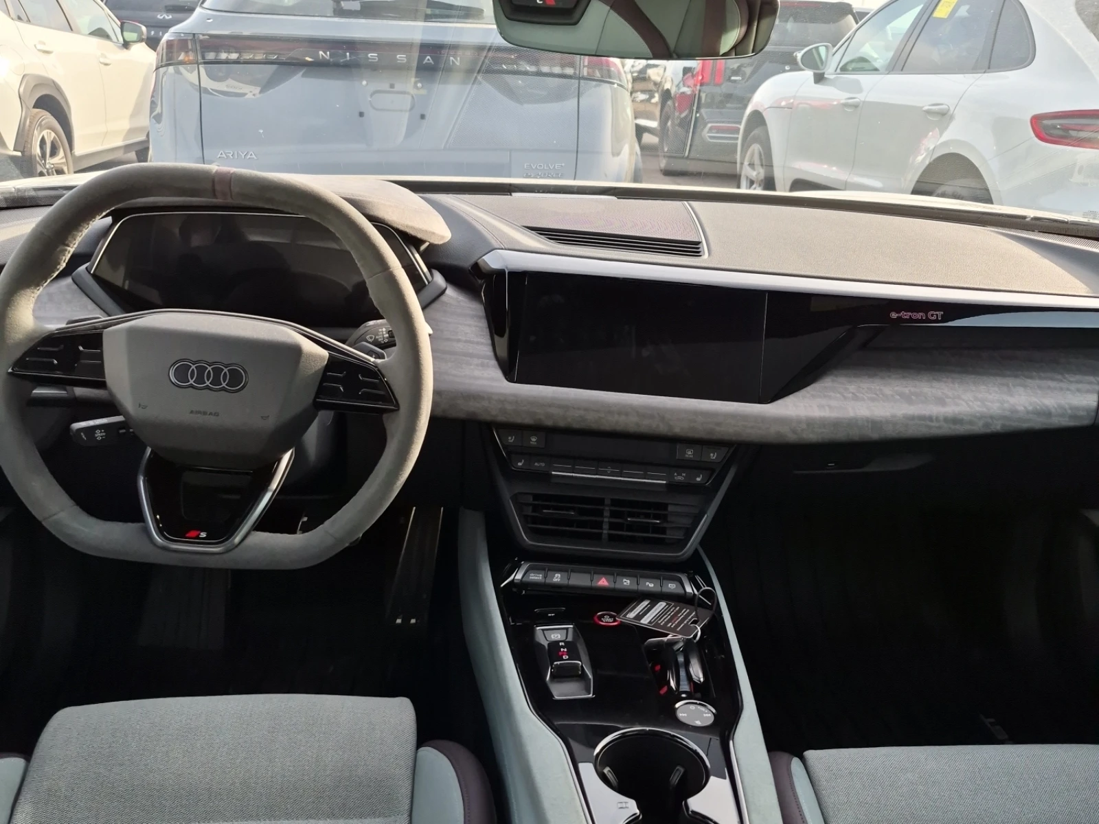 Audi E-Tron GT S, снимка 10 - Автомобили и джипове - 54643145