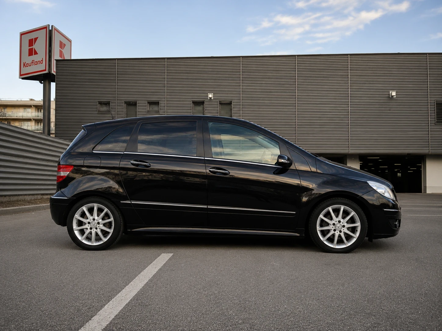 Mercedes-Benz B 200, снимка 2 - Автомобили и джипове - 54837314