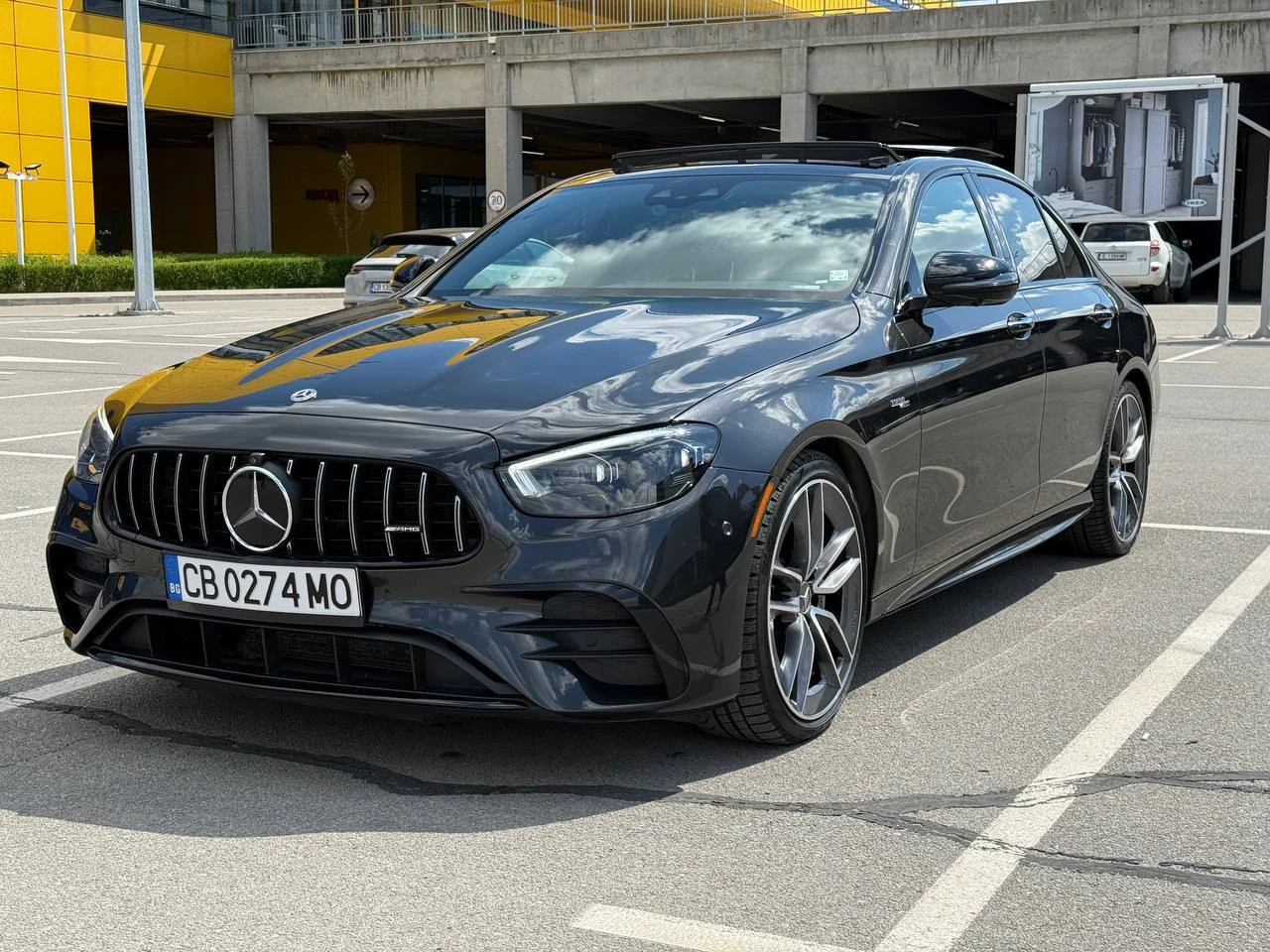 Mercedes-Benz E 53 AMG | AMG Exhaust | Nappa | Maybach Trim | , снимка 2 - Автомобили и джипове - 55731285