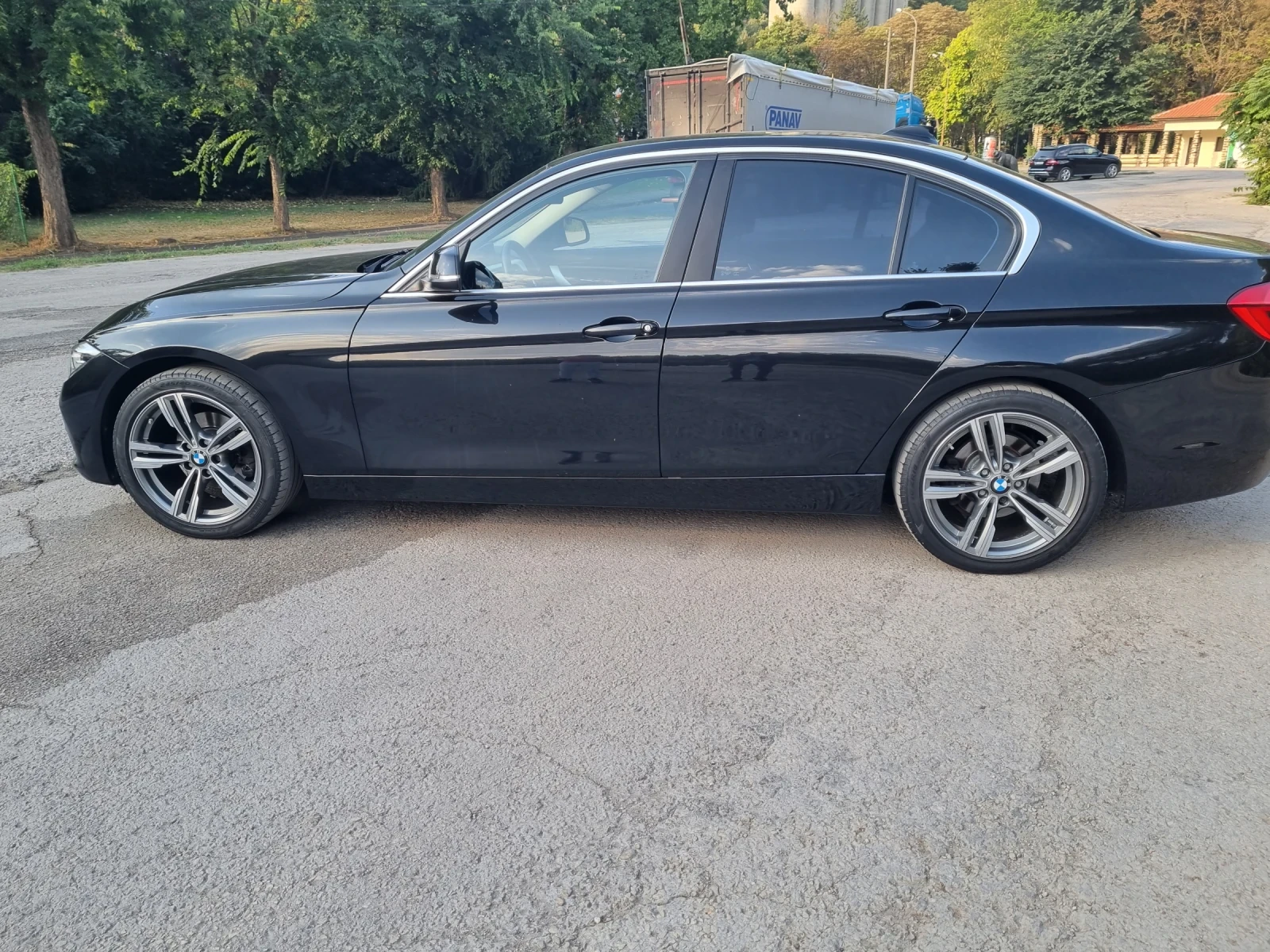 BMW 318 1.5, снимка 8 - Автомобили и джипове - 54861858