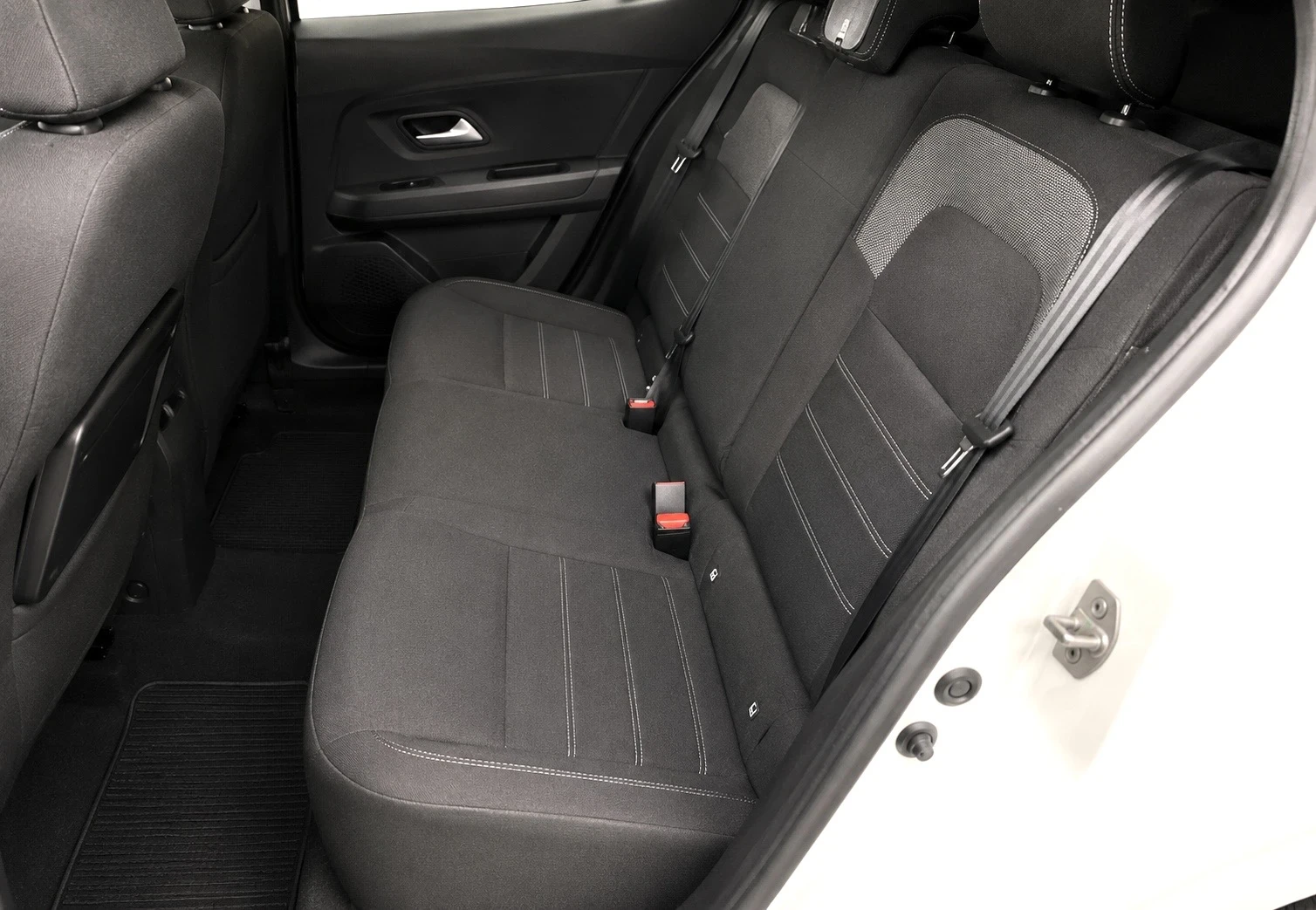 Dacia Logan TCe   Автоматик   11.2021 г.  Реални 83000км., снимка 4 - Автомобили и джипове - 55002735