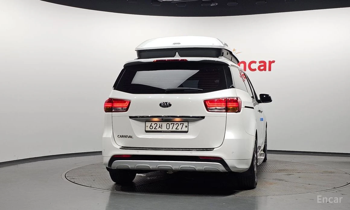 Kia Carnival, снимка 4 - Автомобили и джипове - 55129858