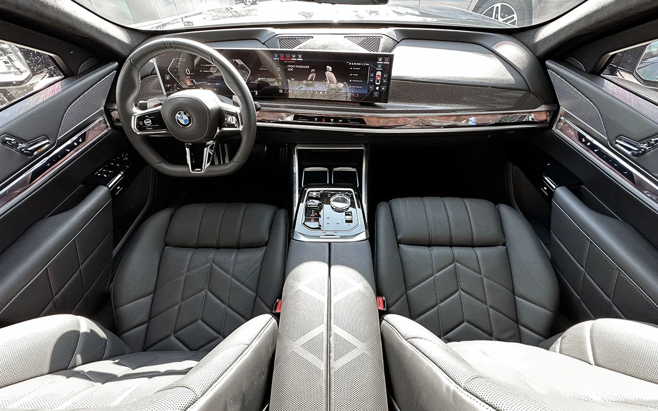 BMW 760 i Protection xDrive M Sport, снимка 5 - Автомобили и джипове - 55385679