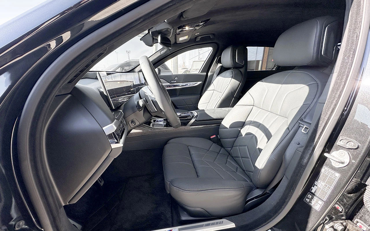 BMW 760 i Protection xDrive M Sport, снимка 6 - Автомобили и джипове - 55385679