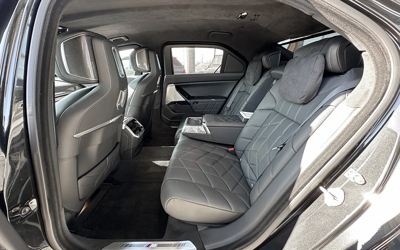BMW 760 i Protection xDrive M Sport, снимка 7 - Автомобили и джипове - 55385679