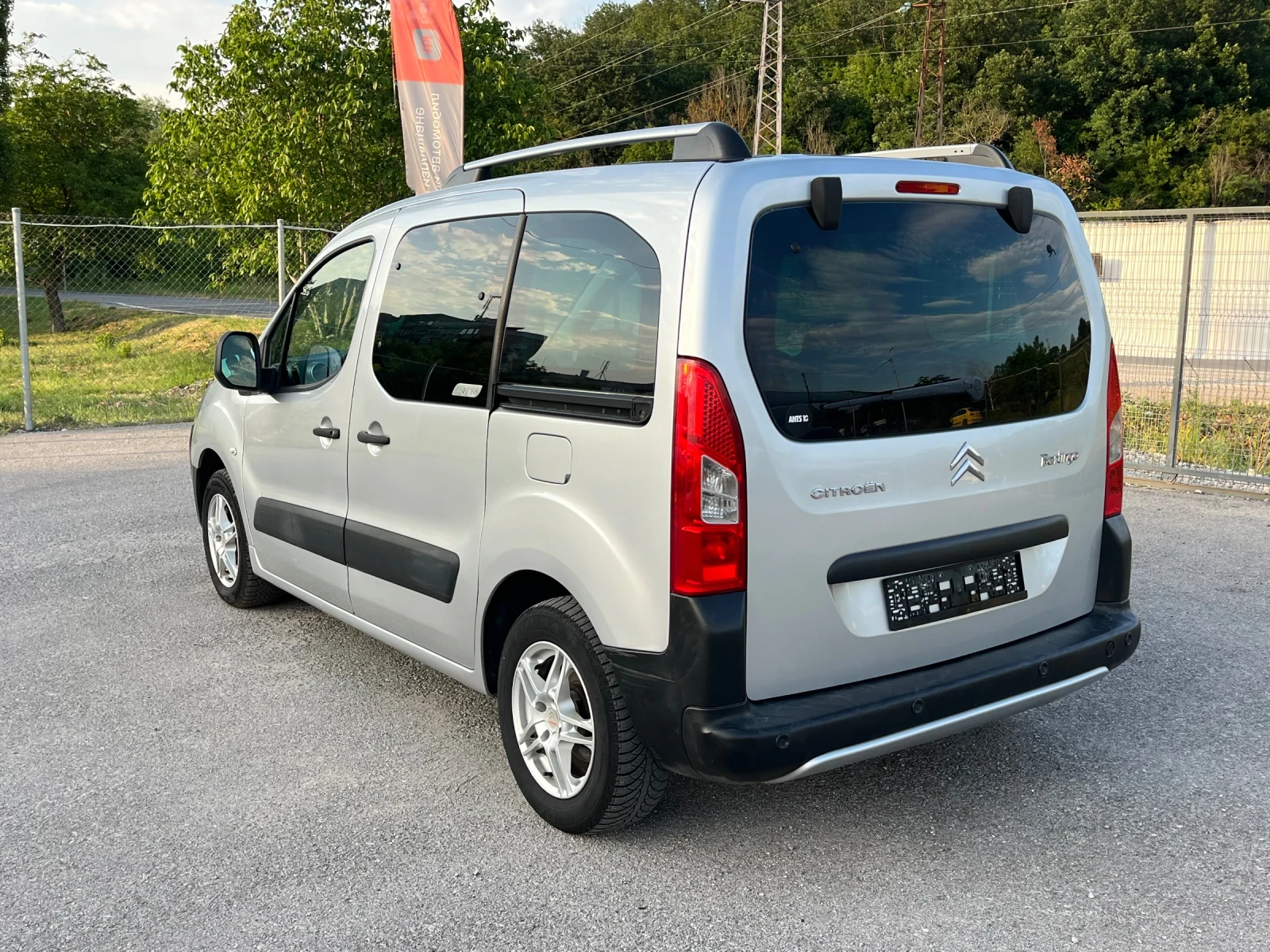 Citroen Berlingo 1.6Hdi XTR, снимка 3 - Автомобили и джипове - 55471367