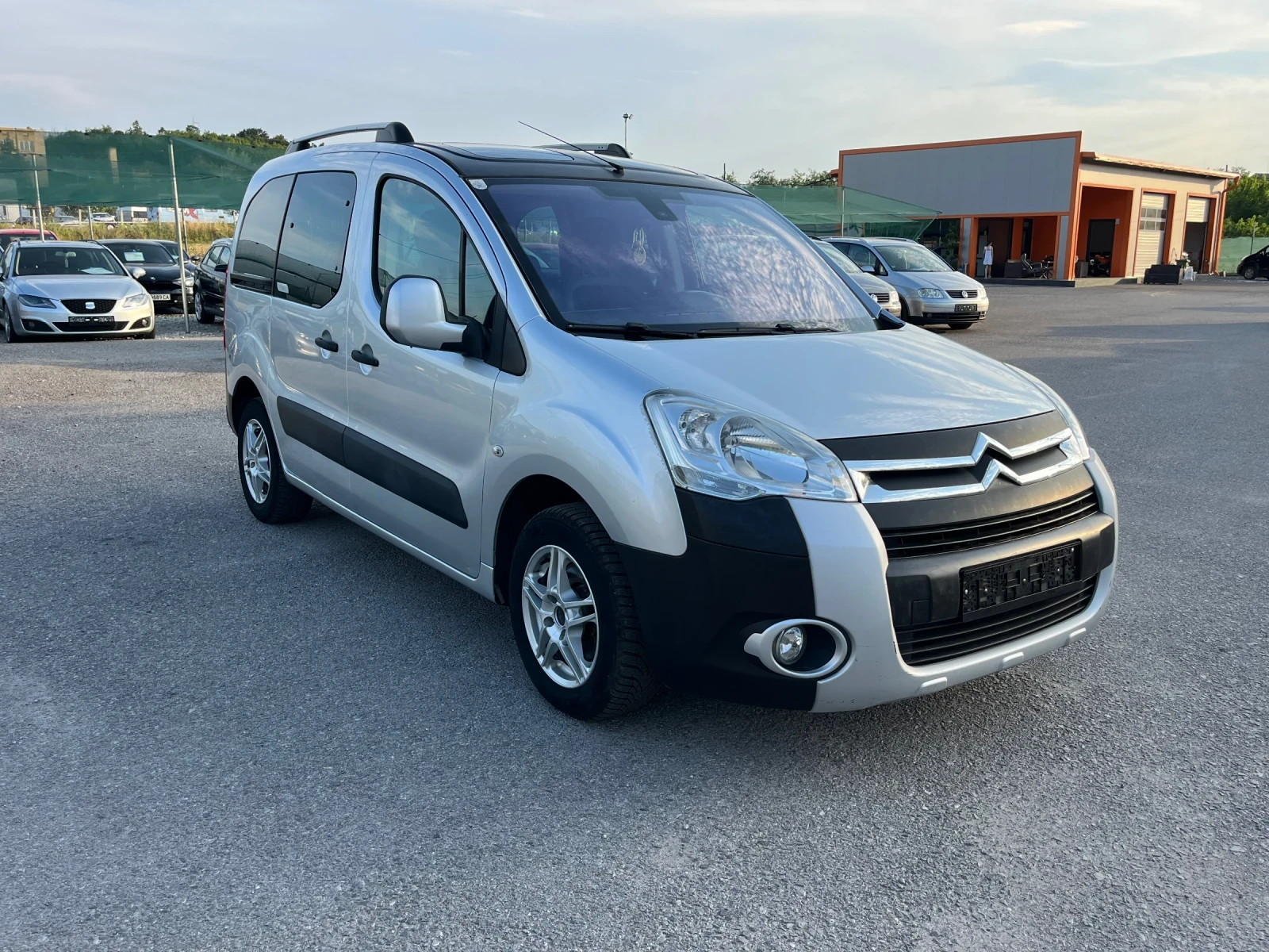 Citroen Berlingo 1.6Hdi XTR, снимка 7 - Автомобили и джипове - 55471367