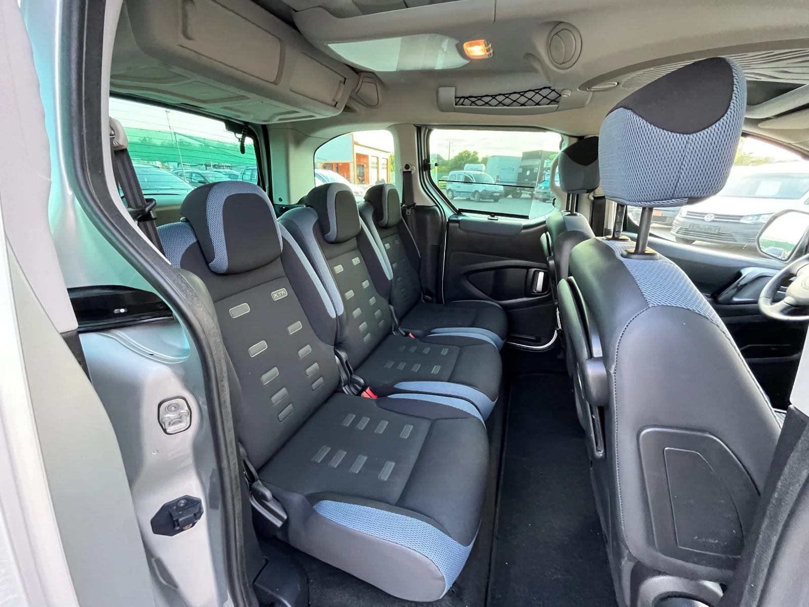 Citroen Berlingo 1.6Hdi XTR, снимка 12 - Автомобили и джипове - 55471367