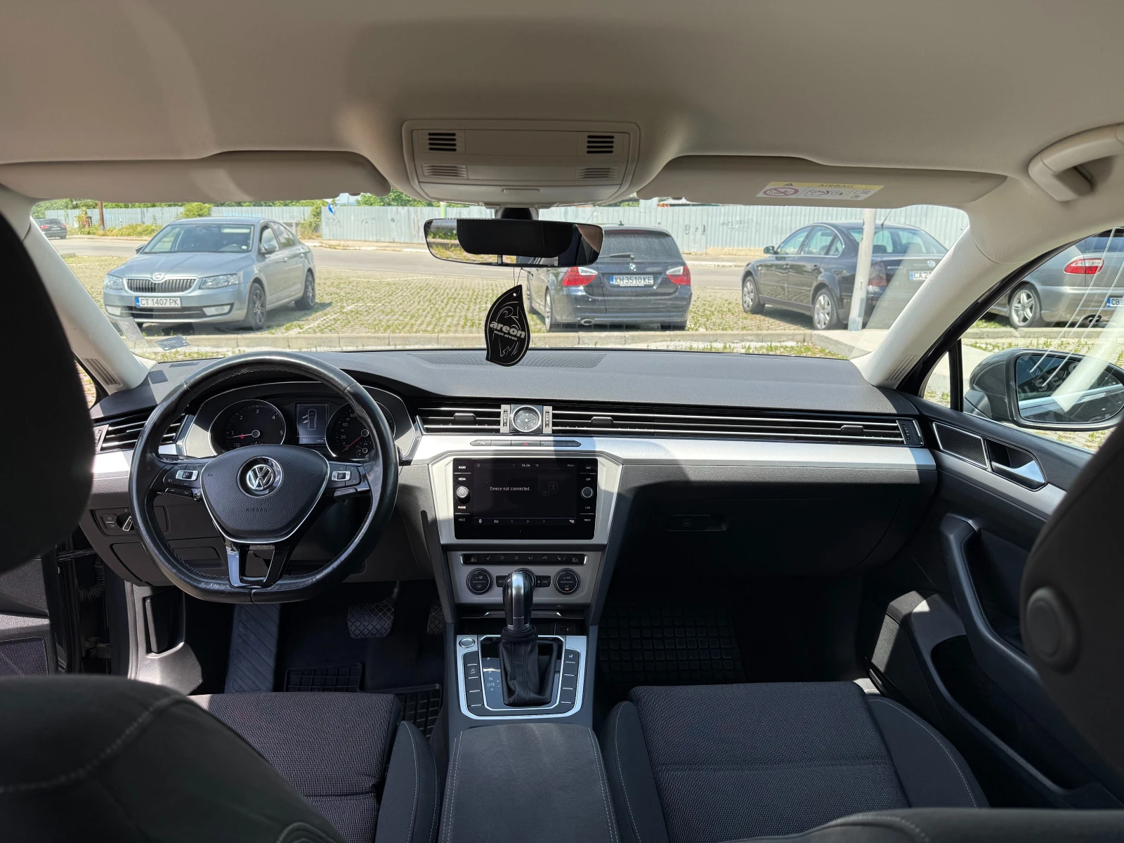 VW Passat 1.6 TDI BlueMotion, снимка 11 - Автомобили и джипове - 55796054