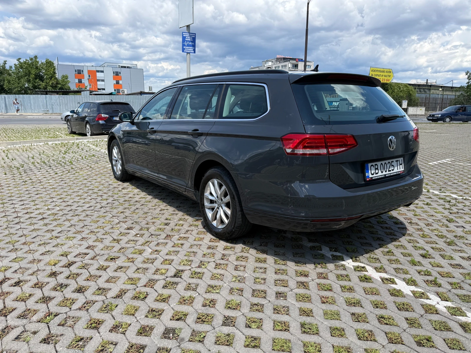 VW Passat 1.6 TDI BlueMotion, снимка 6 - Автомобили и джипове - 55796054