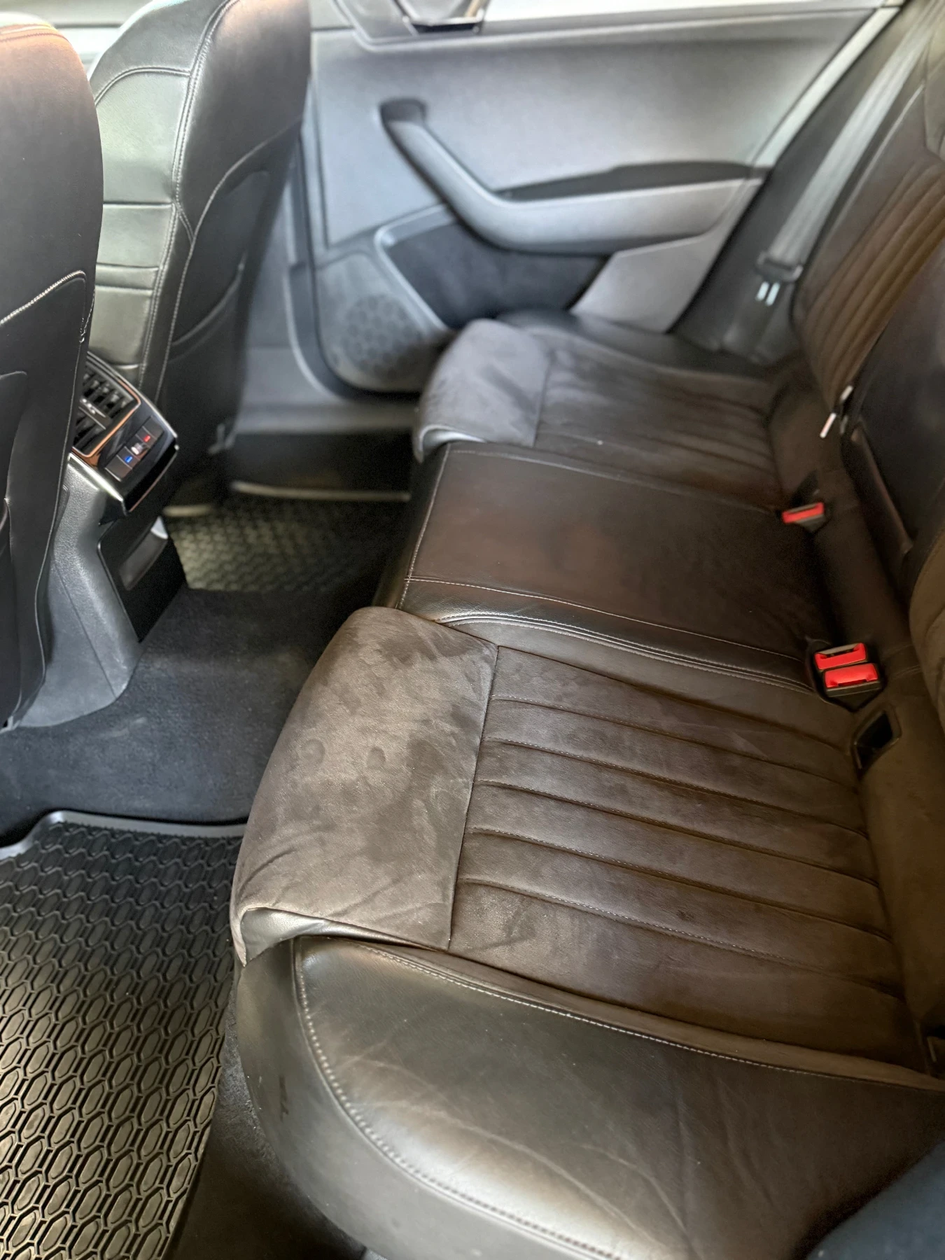 Skoda Superb 2.0 TDI DSG, снимка 11 - Автомобили и джипове - 55980085