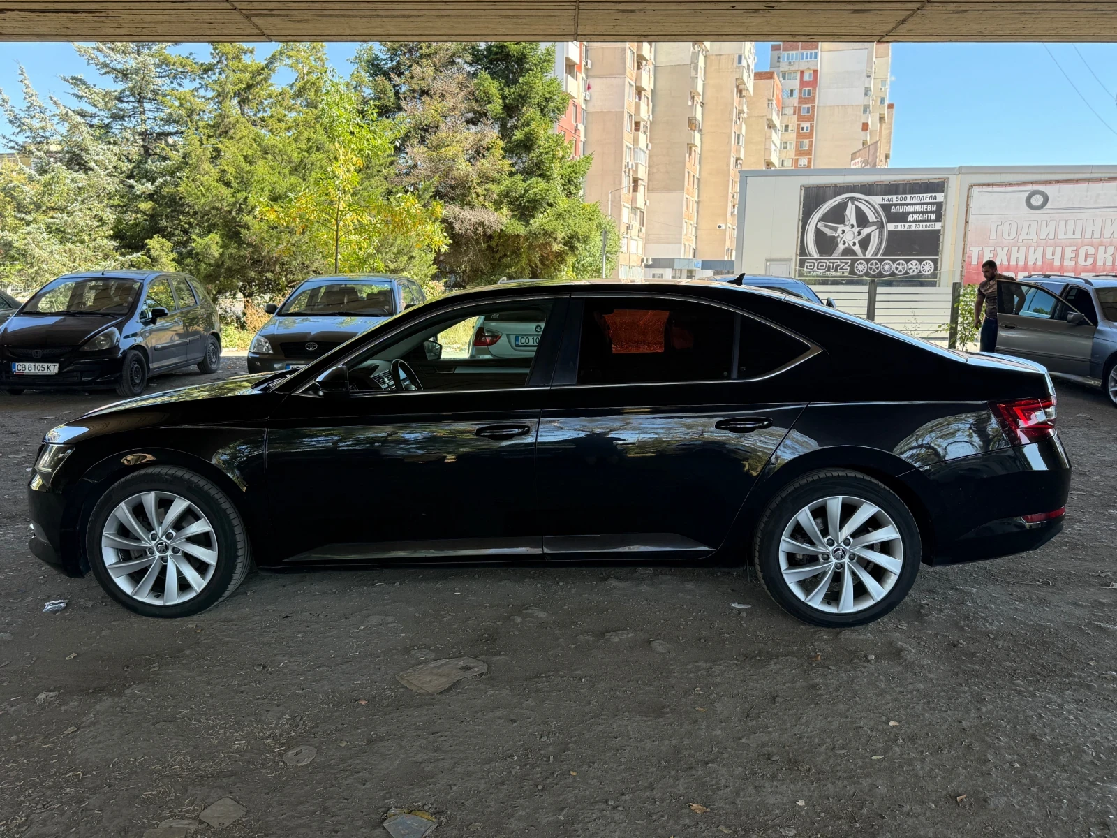 Skoda Superb 2.0 TDI DSG, снимка 10 - Автомобили и джипове - 55980085