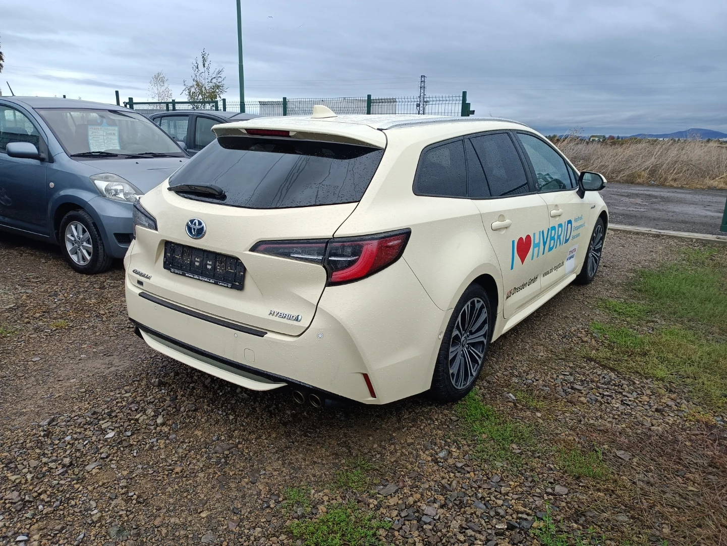 Toyota Corolla 2, 0 HYBRID, снимка 5 - Автомобили и джипове - 56718480