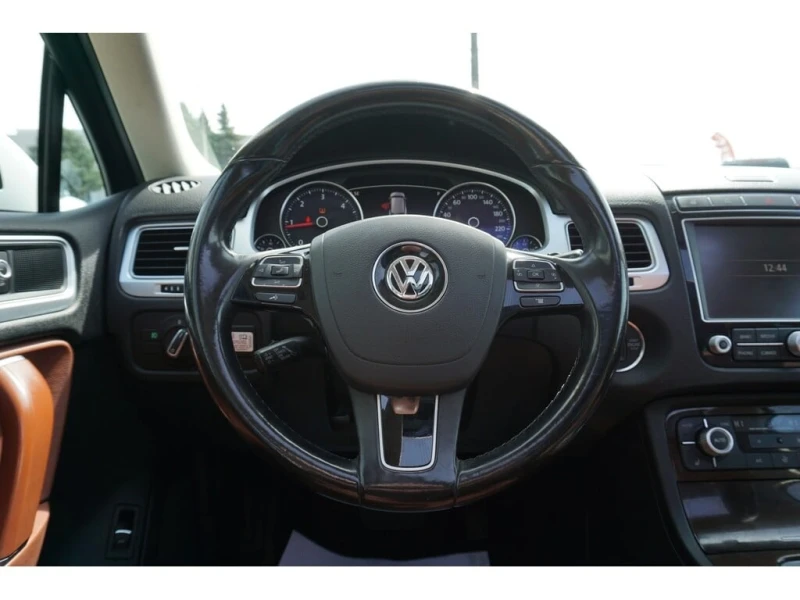 VW Touareg * V6 TDI * DIESEL* HIGHLINE AWD CERTIFIED * FREE A, снимка 10 - Автомобили и джипове - 52924096