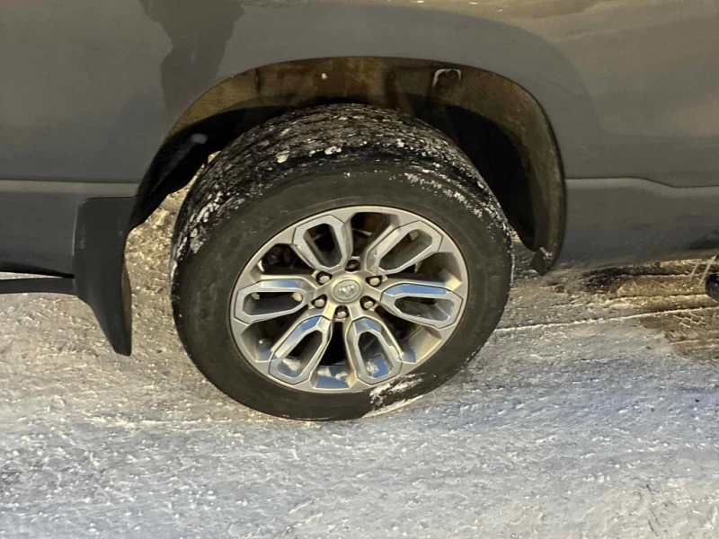 Dodge RAM 1500 * Sport * CARFAX * , снимка 15 - Автомобили и джипове - 53009231