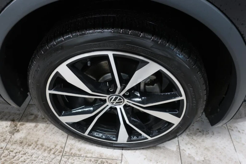 VW Tiguan Highline R-Line 4Motion , снимка 11 - Автомобили и джипове - 53373415