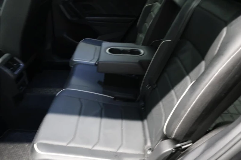 VW Tiguan Highline R-Line 4Motion , снимка 6 - Автомобили и джипове - 53373415