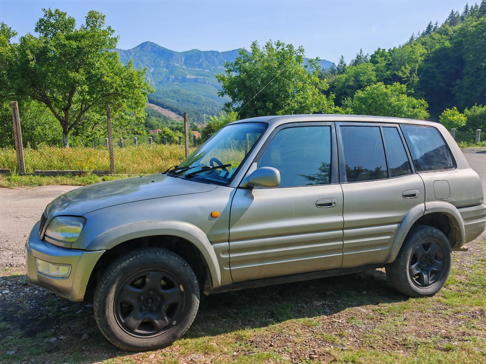 Toyota Rav4 2.0 128cv - изображение 4