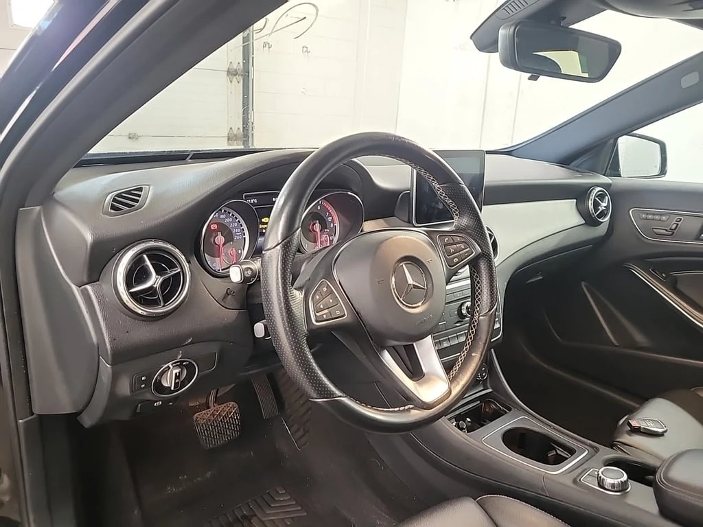 Mercedes-Benz GLA 250 * CARFAX *  - изображение 10