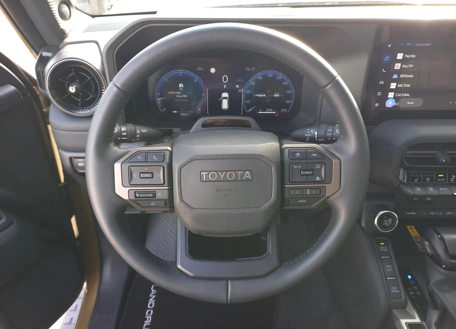 Toyota Land cruiser 2.8L 4WD First Edition 7 Seater, снимка 14 - Автомобили и джипове - 54411447