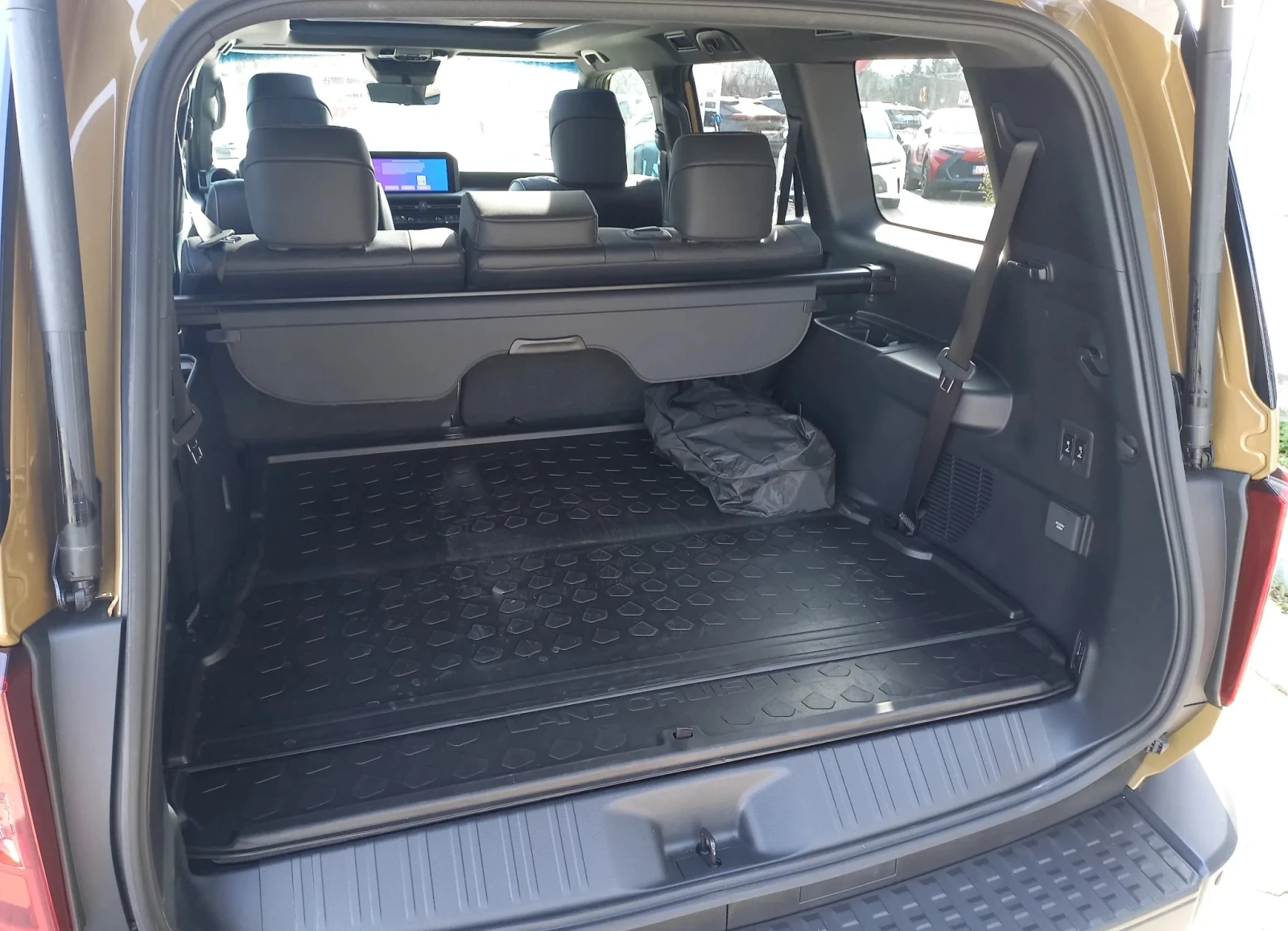 Toyota Land cruiser 2.8L 4WD First Edition 7 Seater, снимка 9 - Автомобили и джипове - 54411447
