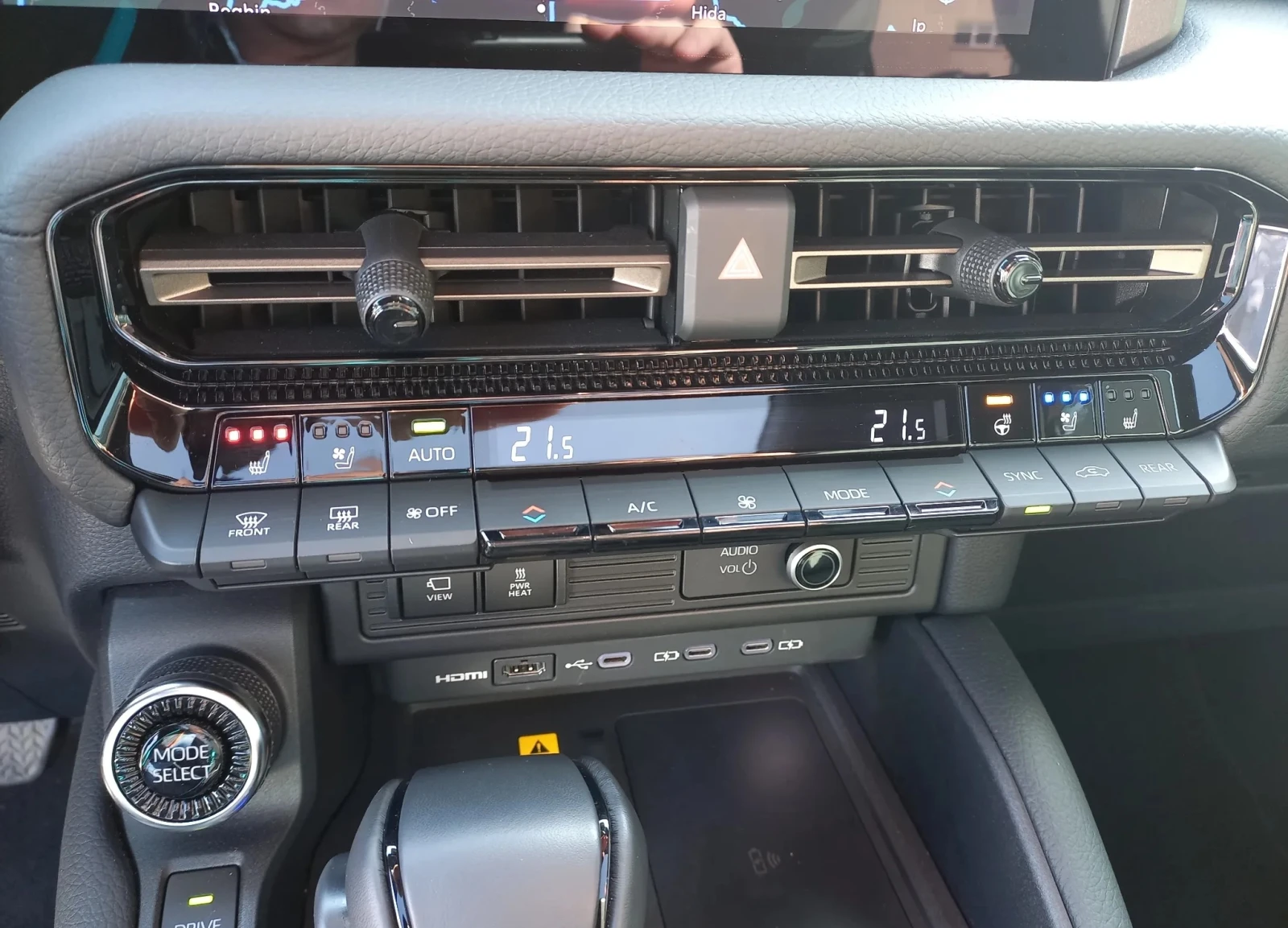 Toyota Land cruiser 2.8L 4WD First Edition 7 Seater, снимка 15 - Автомобили и джипове - 54411447