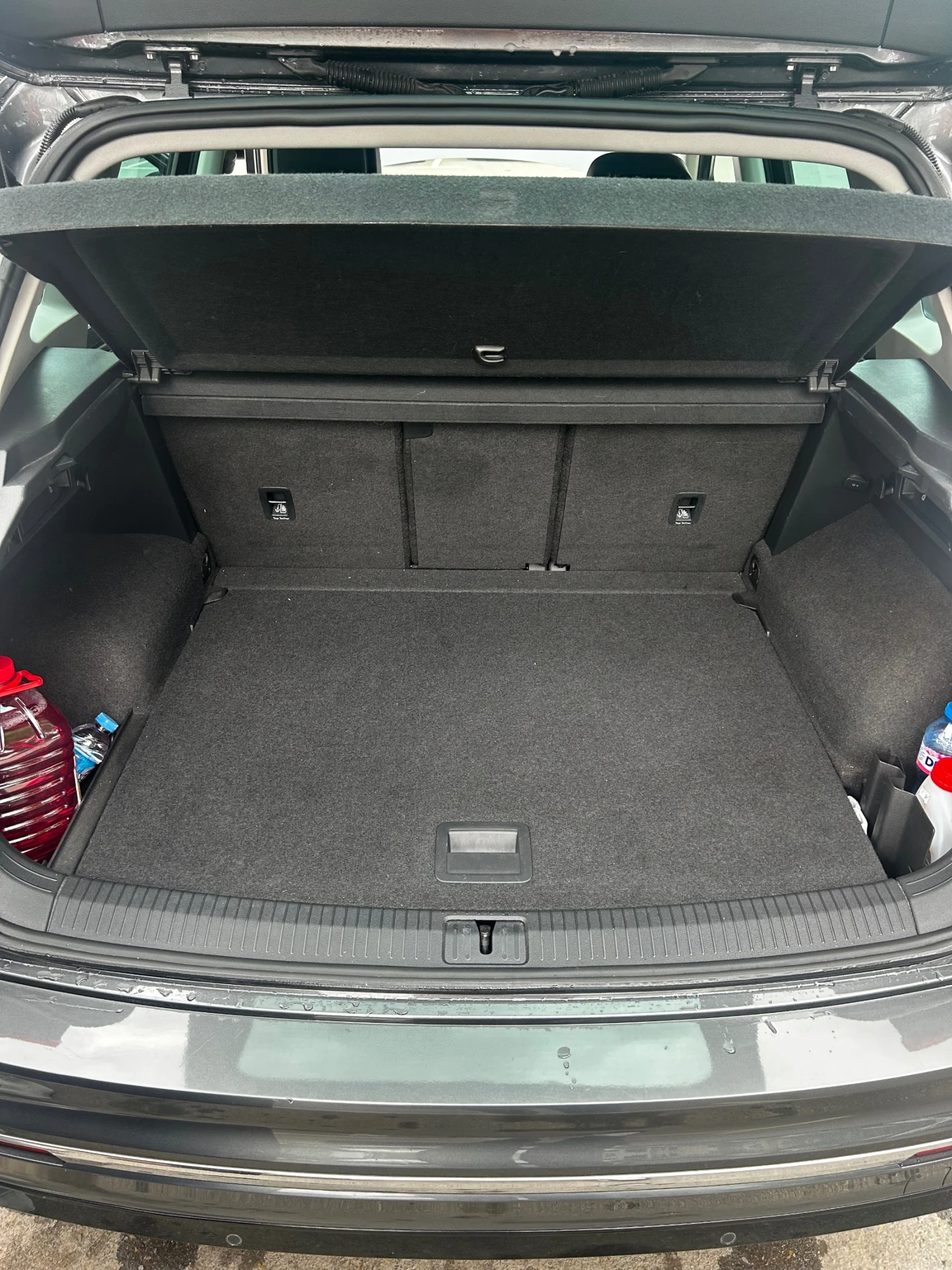 VW Tiguan 2.0 TDI R-Line 240коня, снимка 13 - Автомобили и джипове - 54583476