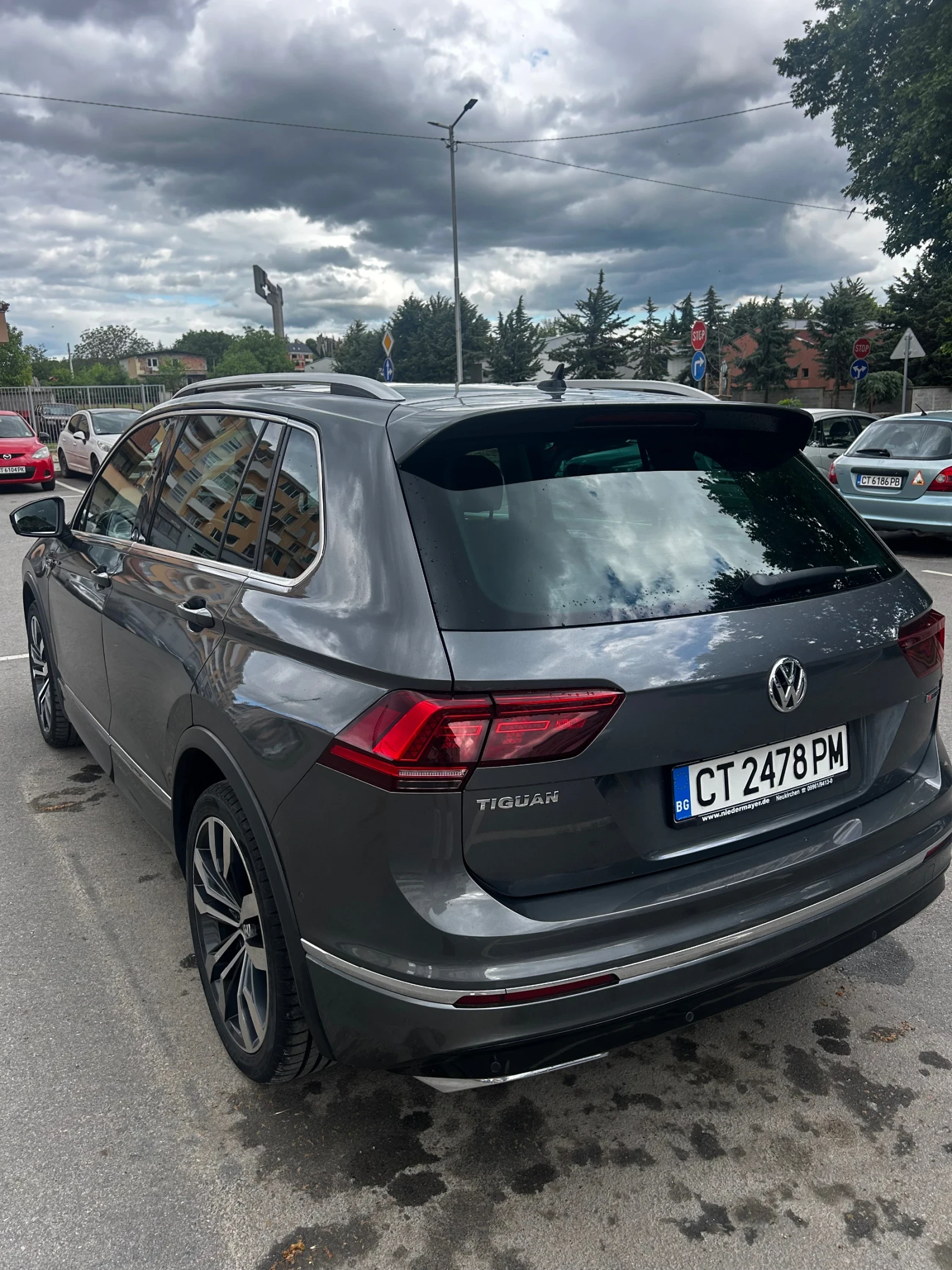 VW Tiguan 2.0 TDI R-Line 240коня, снимка 5 - Автомобили и джипове - 54583476