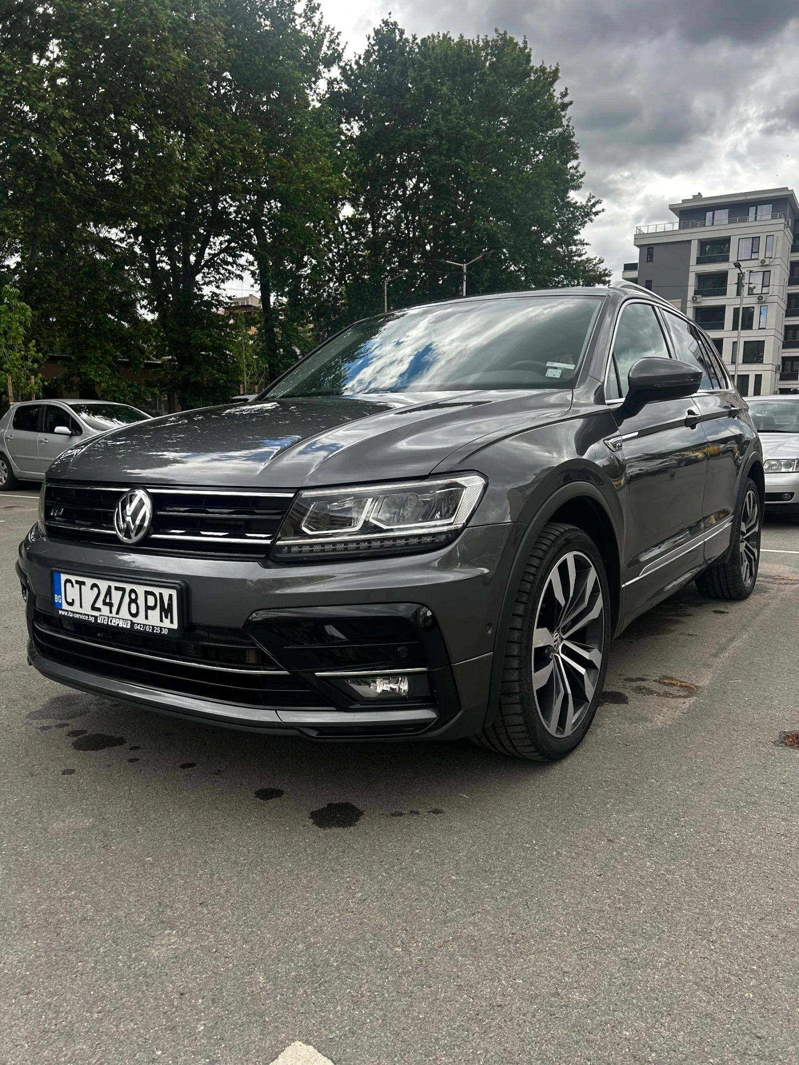 VW Tiguan 2.0 TDI R-Line 240коня, снимка 7 - Автомобили и джипове - 54583476