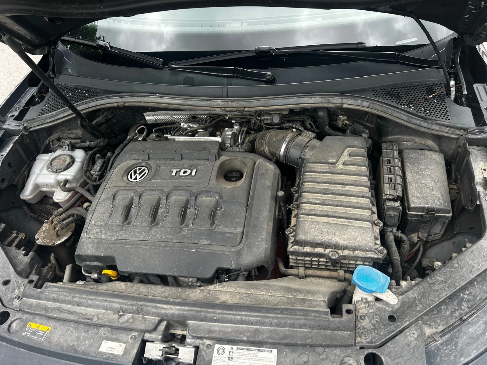 VW Tiguan 2.0 TDI R-Line 240коня, снимка 8 - Автомобили и джипове - 54583476