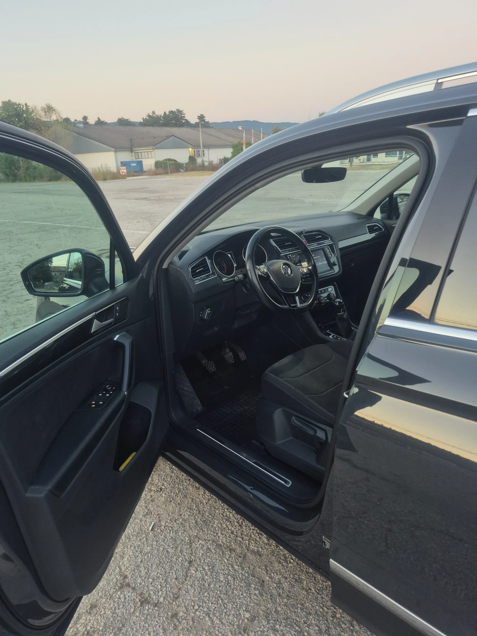 VW Tiguan Highline, снимка 6 - Автомобили и джипове - 55653769