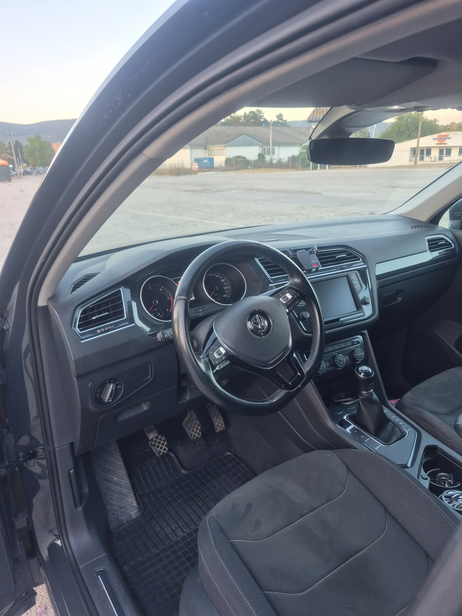 VW Tiguan Highline, снимка 8 - Автомобили и джипове - 55653769