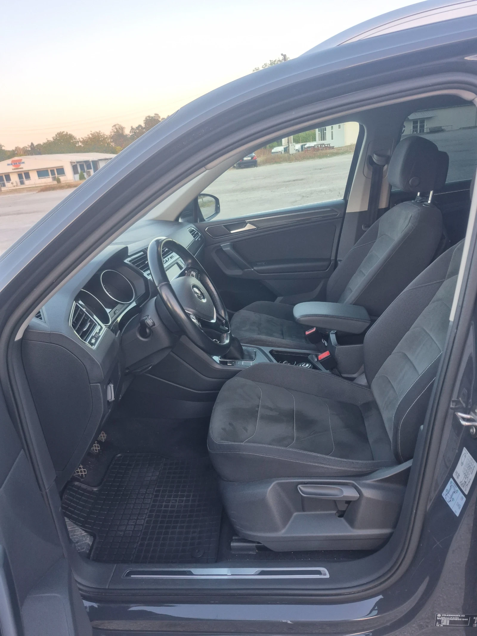 VW Tiguan Highline, снимка 7 - Автомобили и джипове - 55653769