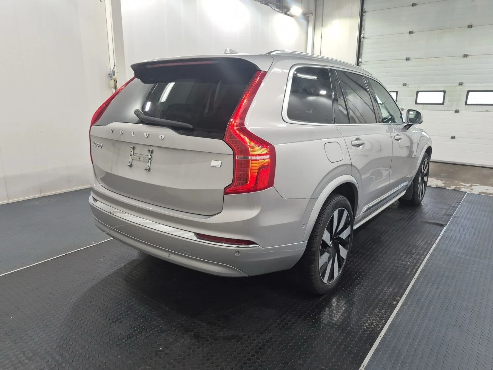 Volvo Xc90 ULTIMATE* 360* Pano* HUD* Pilot Assist* Dis, снимка 3 - Автомобили и джипове - 55824024