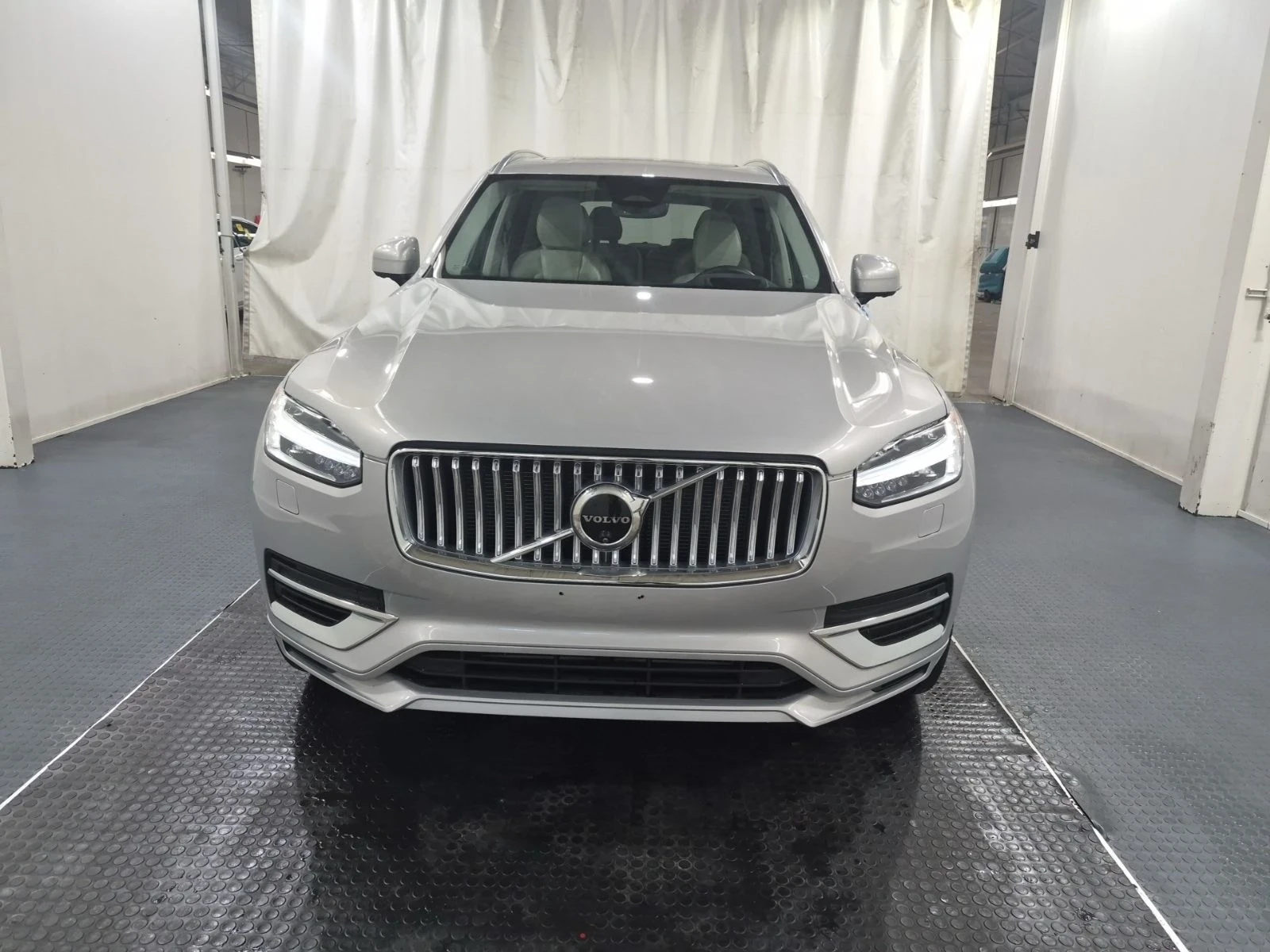 Volvo Xc90 ULTIMATE* 360* Pano* HUD* Pilot Assist* Dis, снимка 4 - Автомобили и джипове - 55824024