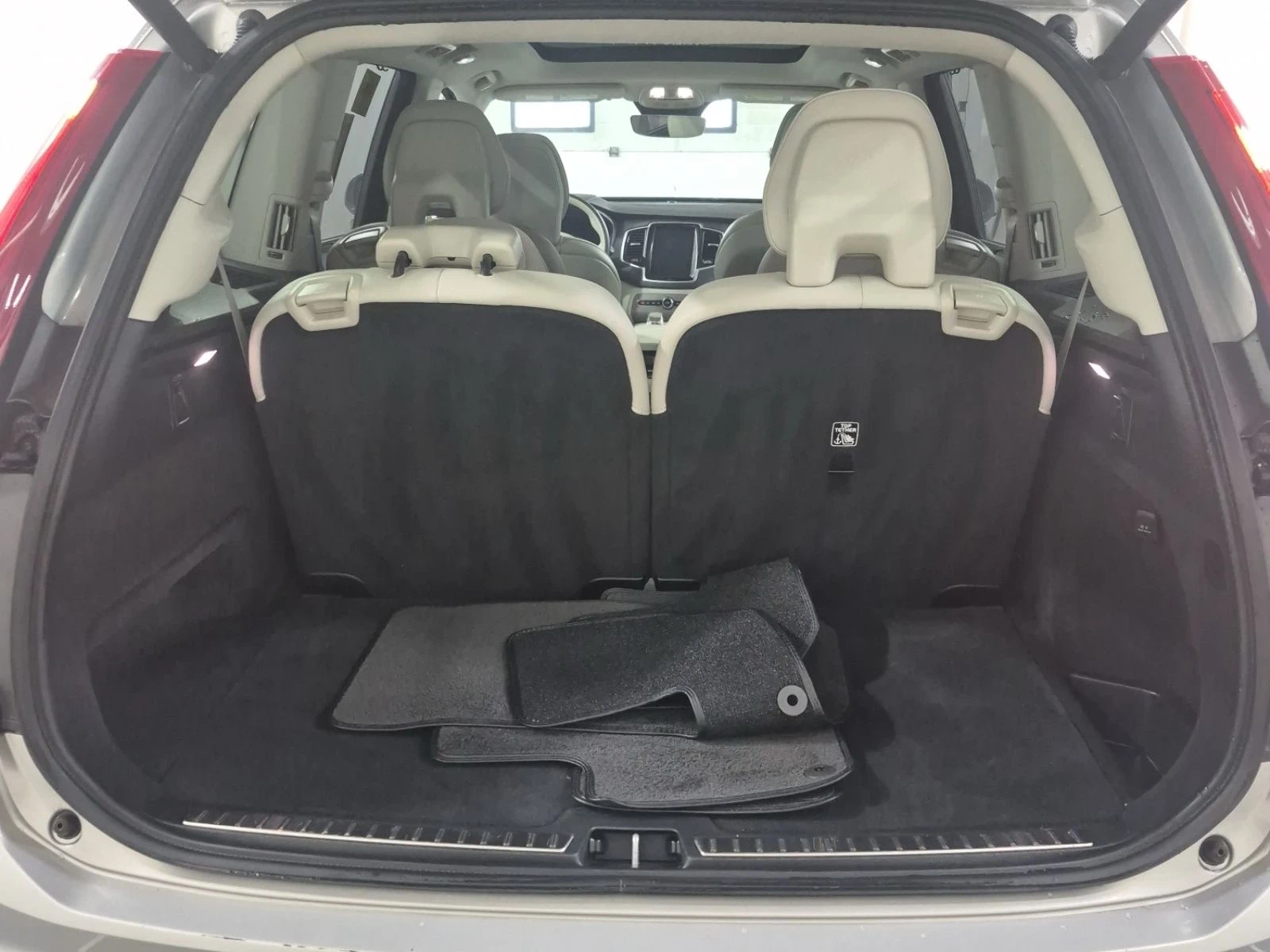Volvo Xc90 ULTIMATE* 360* Pano* HUD* Pilot Assist* Dis, снимка 13 - Автомобили и джипове - 55824024