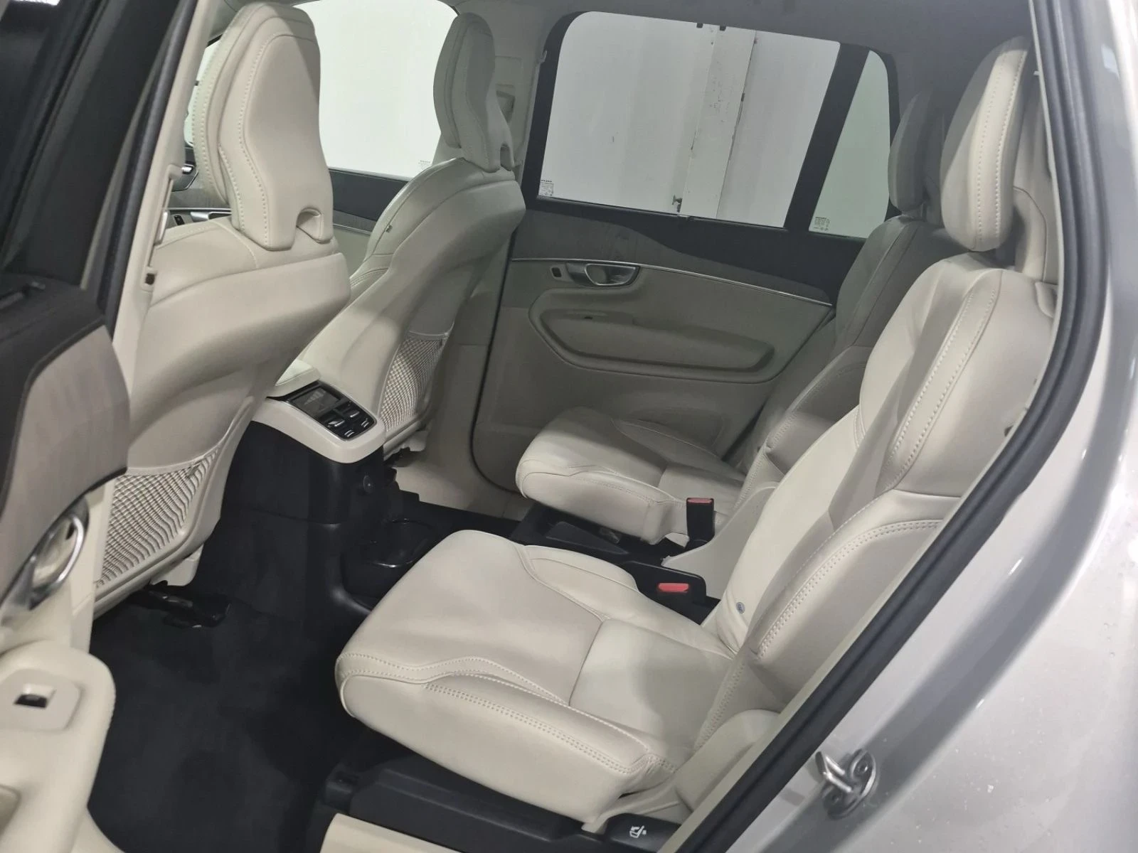 Volvo Xc90 ULTIMATE* 360* Pano* HUD* Pilot Assist* Dis, снимка 11 - Автомобили и джипове - 55824024